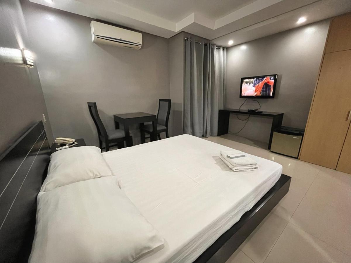 Rumi Apartelle Hotel Angeles Buitenkant foto