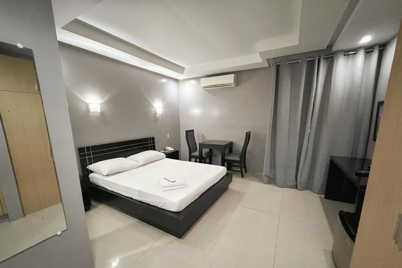 Rumi Apartelle Hotel Angeles Buitenkant foto