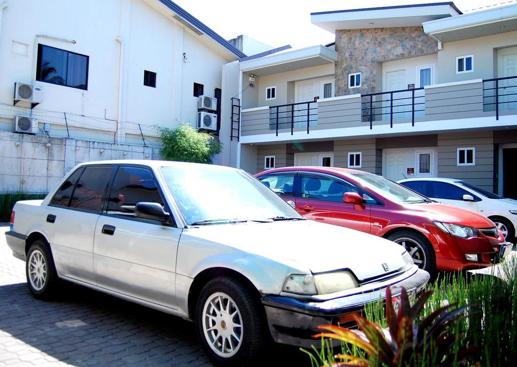 Rumi Apartelle Hotel Angeles Buitenkant foto