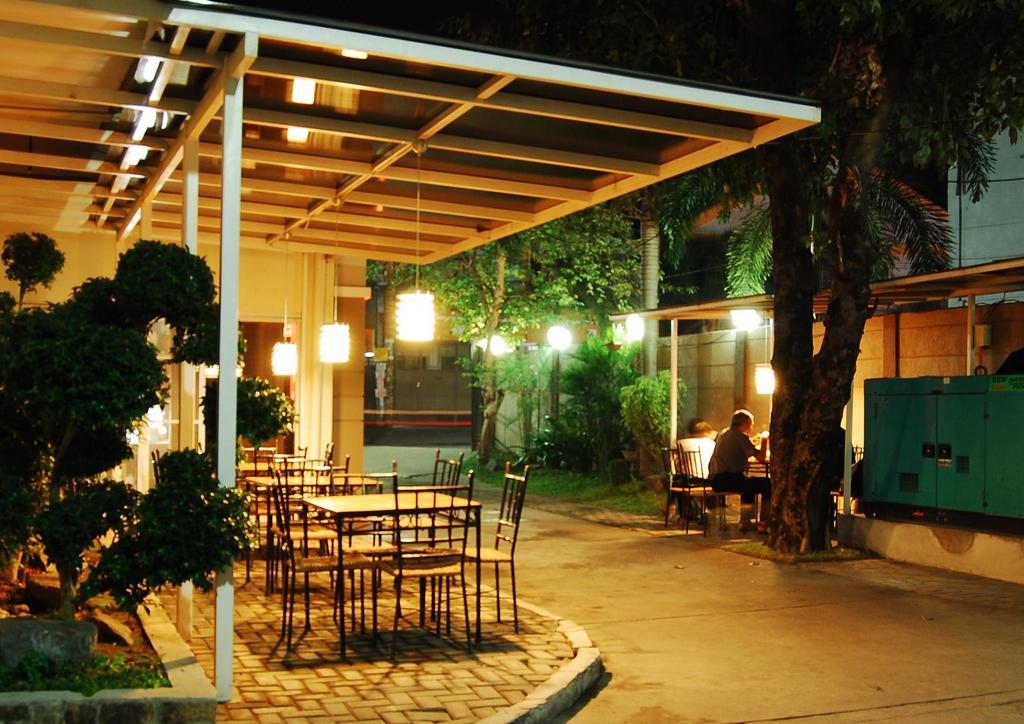 Rumi Apartelle Hotel Angeles Buitenkant foto