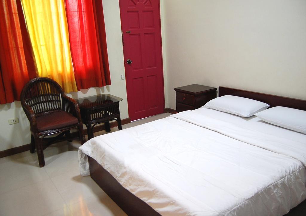 Rumi Apartelle Hotel Angeles Buitenkant foto