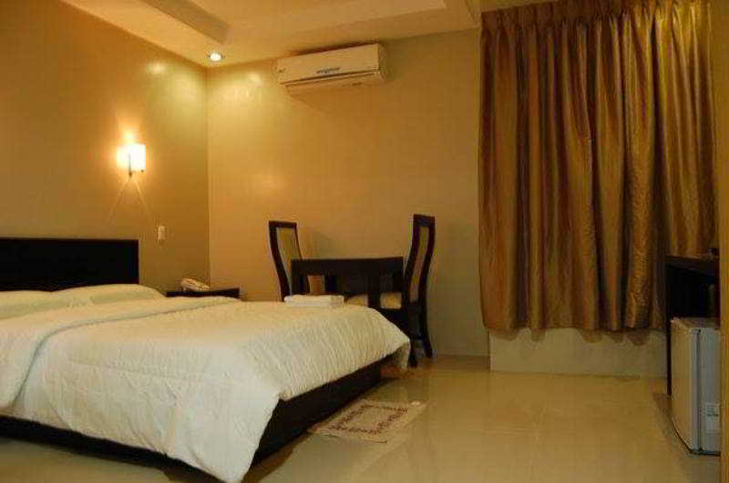 Rumi Apartelle Hotel Angeles Buitenkant foto