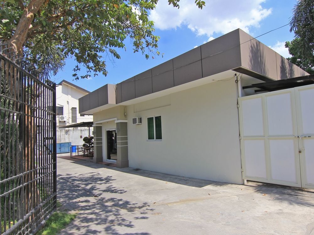 Rumi Apartelle Hotel Angeles Buitenkant foto