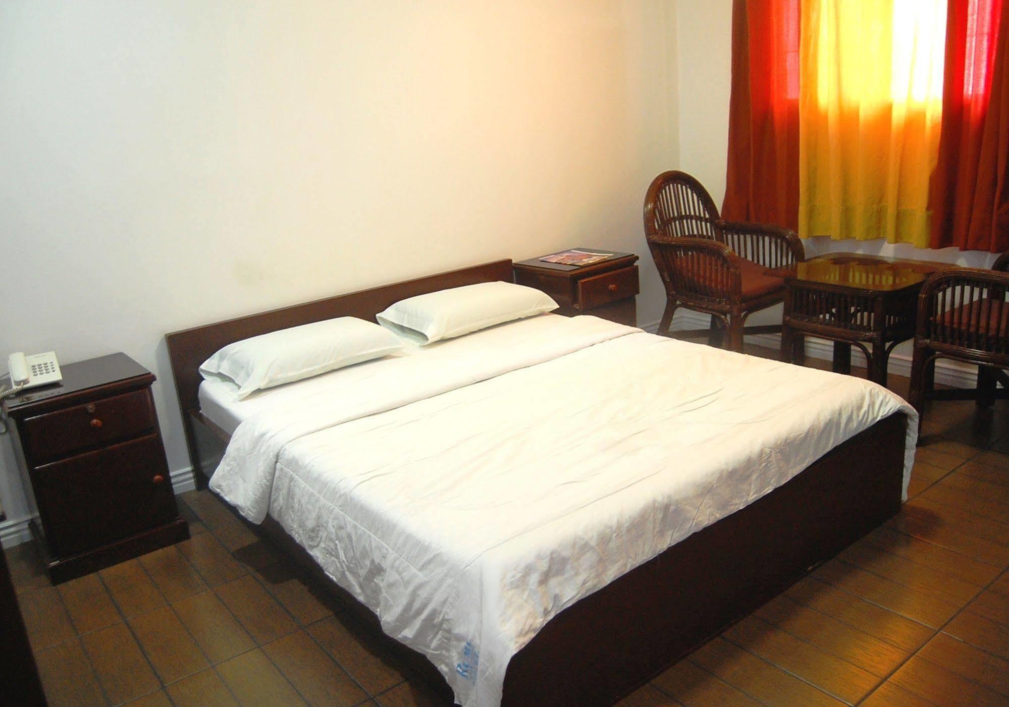 Rumi Apartelle Hotel Angeles Buitenkant foto