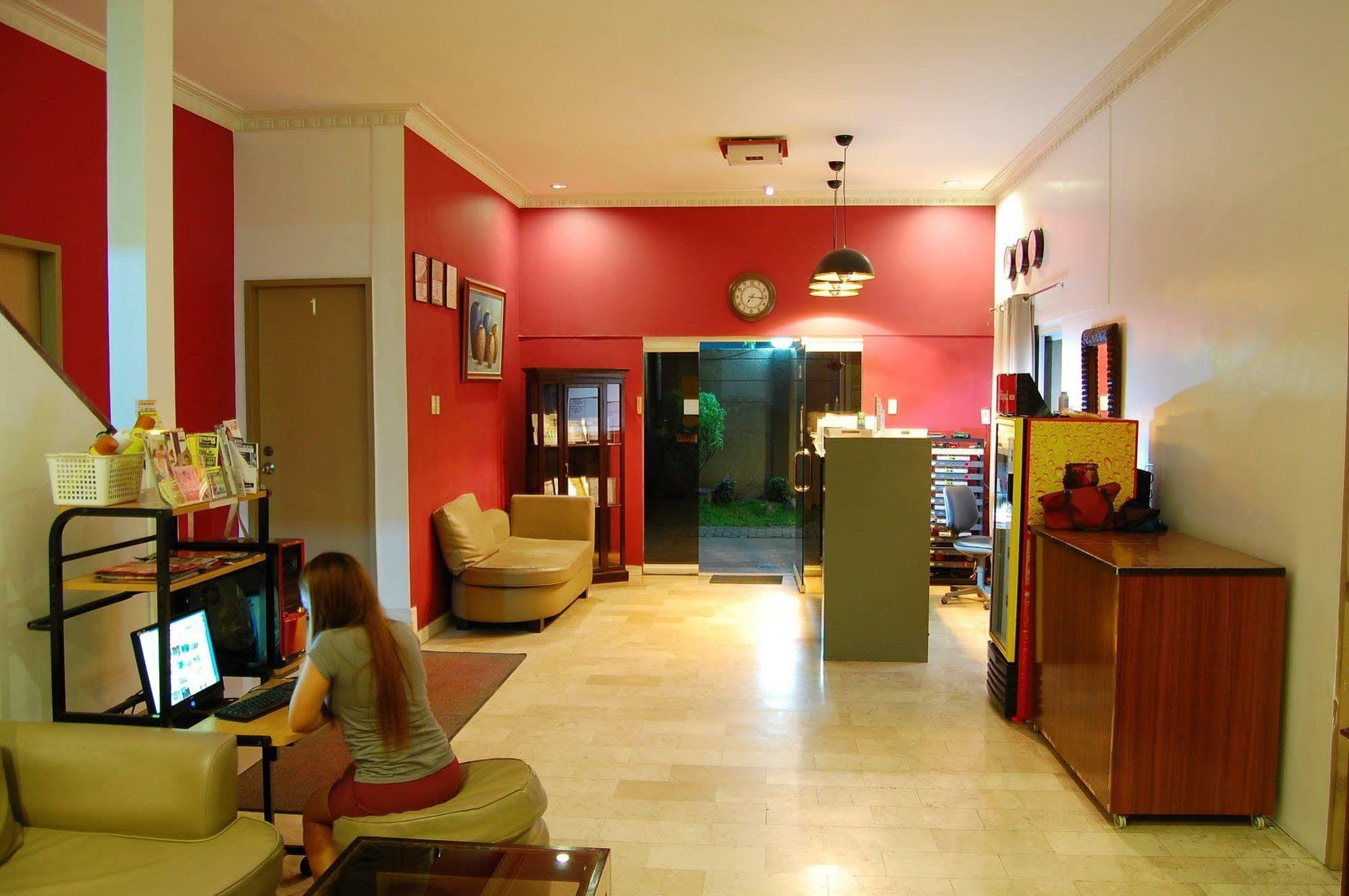 Rumi Apartelle Hotel Angeles Buitenkant foto