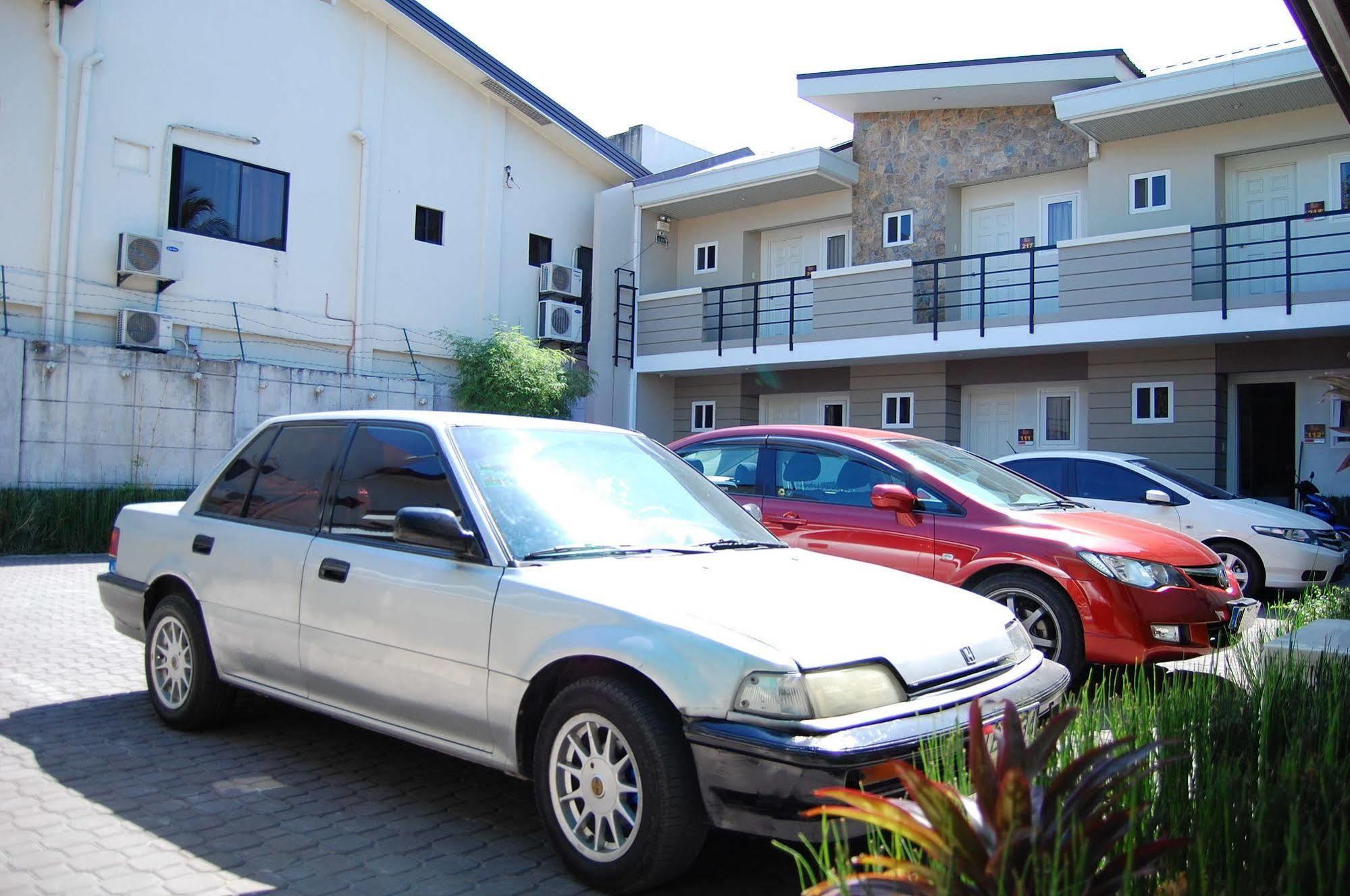 Rumi Apartelle Hotel Angeles Buitenkant foto