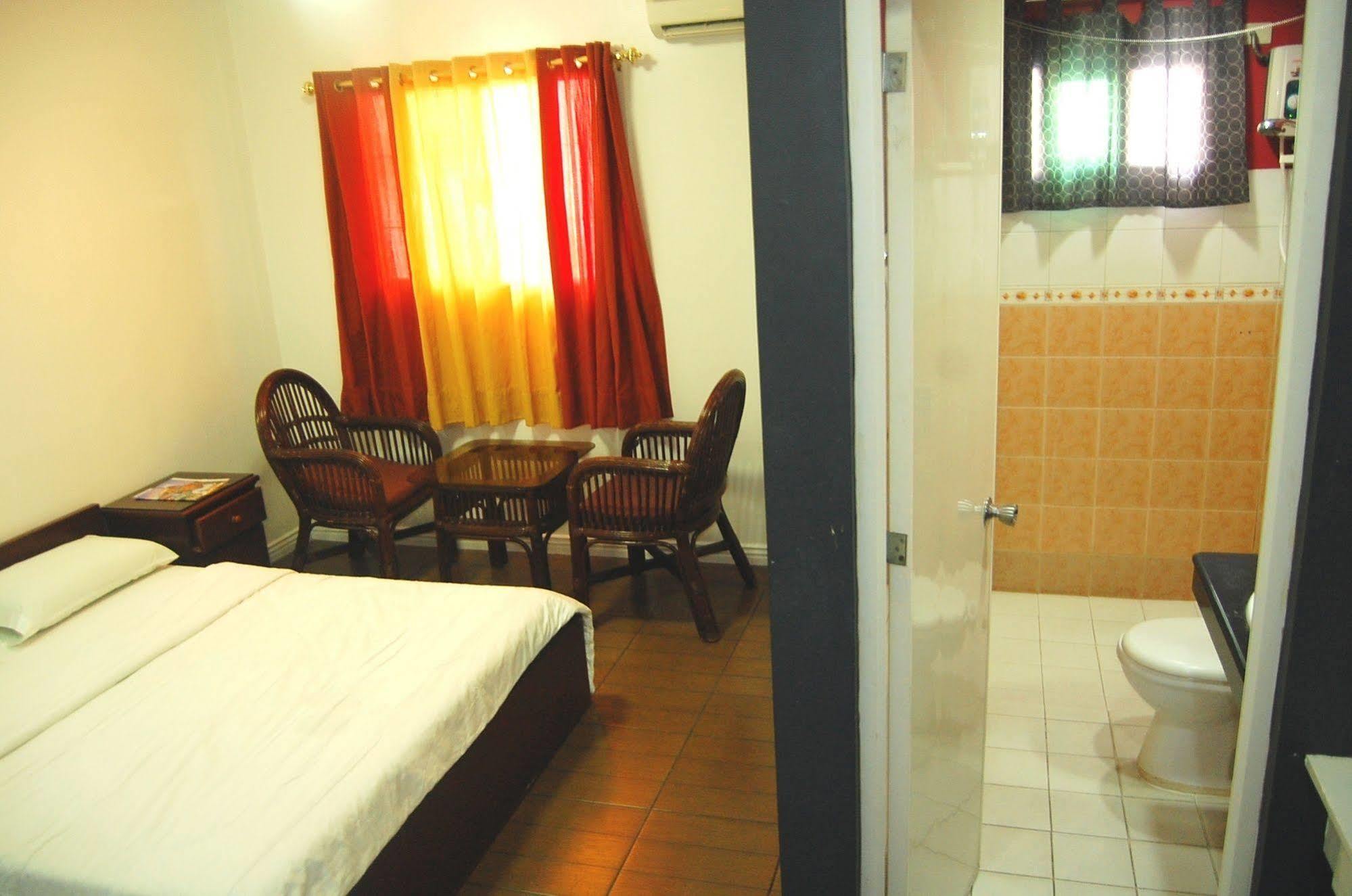 Rumi Apartelle Hotel Angeles Buitenkant foto